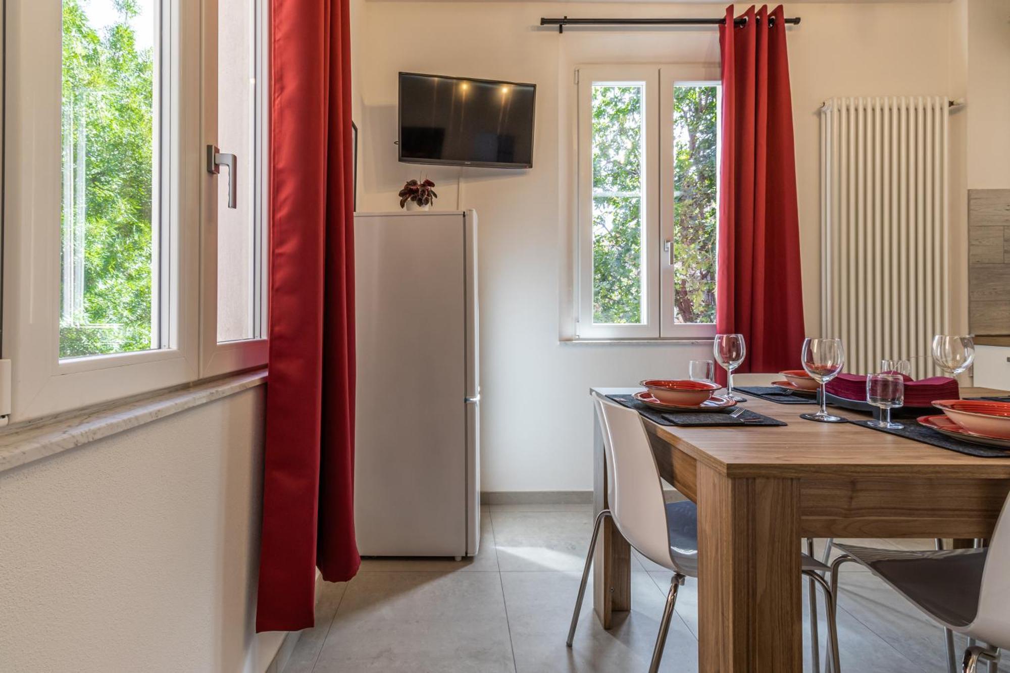 Enzo Ferrari Museum -wifi, Train Station And Parking Apartamento