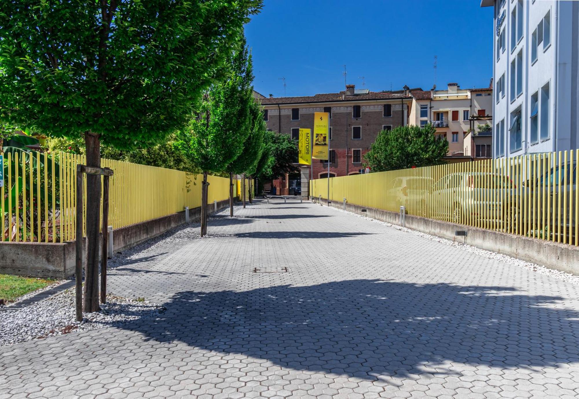Enzo Ferrari Museum -wifi, Train Station And Parking Apartment