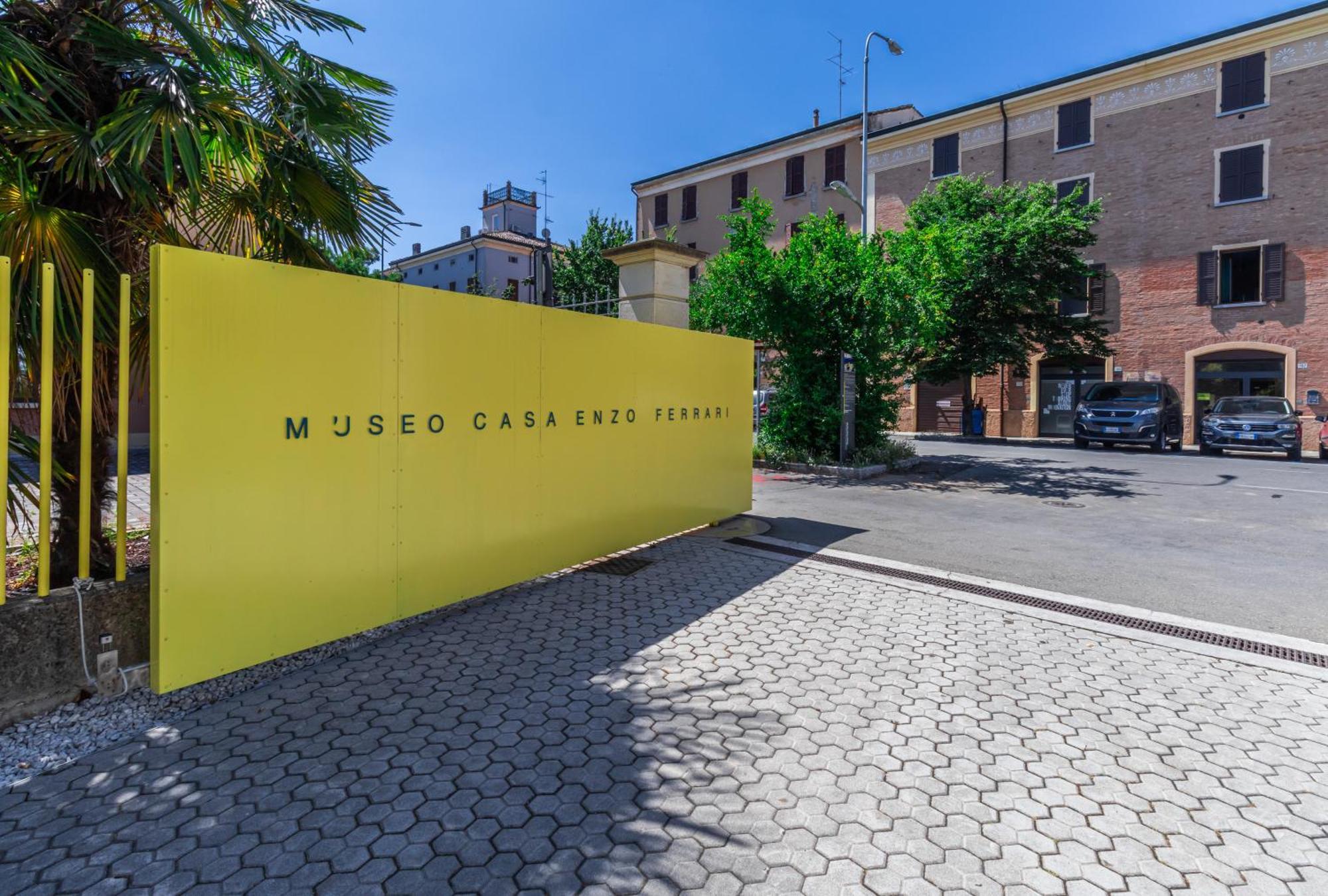 Enzo Ferrari Museum -wifi, Train Station And Parking * Modena