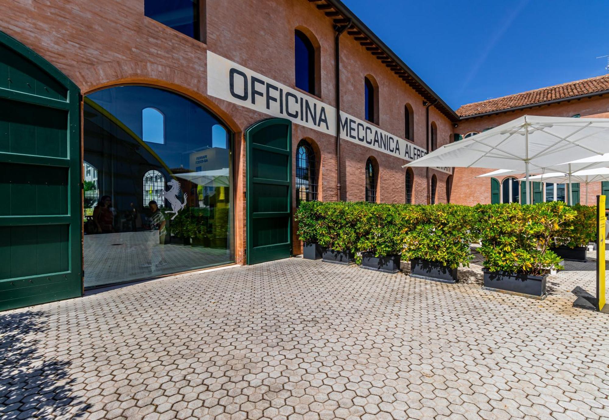Enzo Ferrari Museum -wifi, Train Station And Parking Apartment