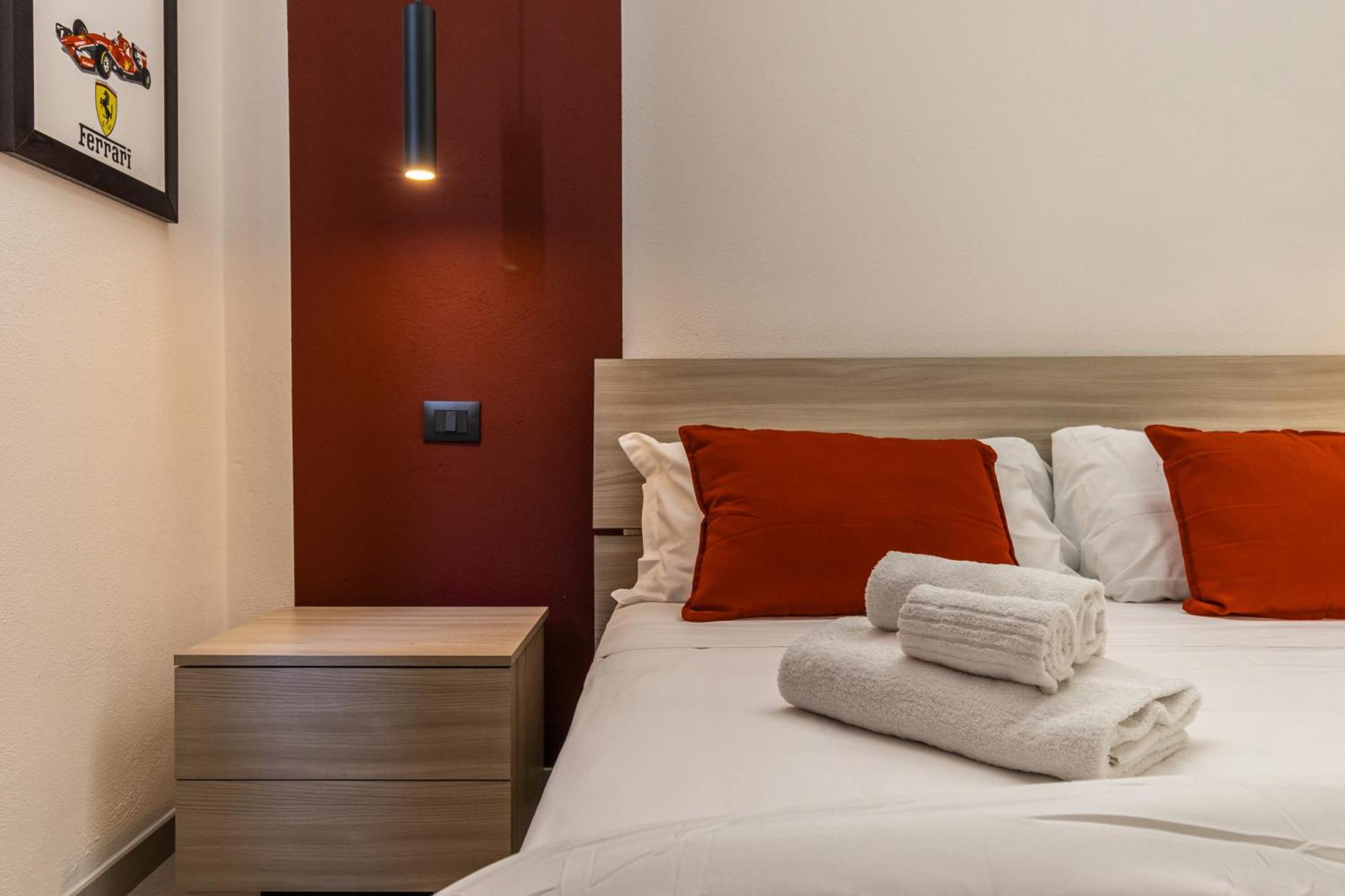 Enzo Ferrari Museum -wifi, Train Station And Parking Apartment *