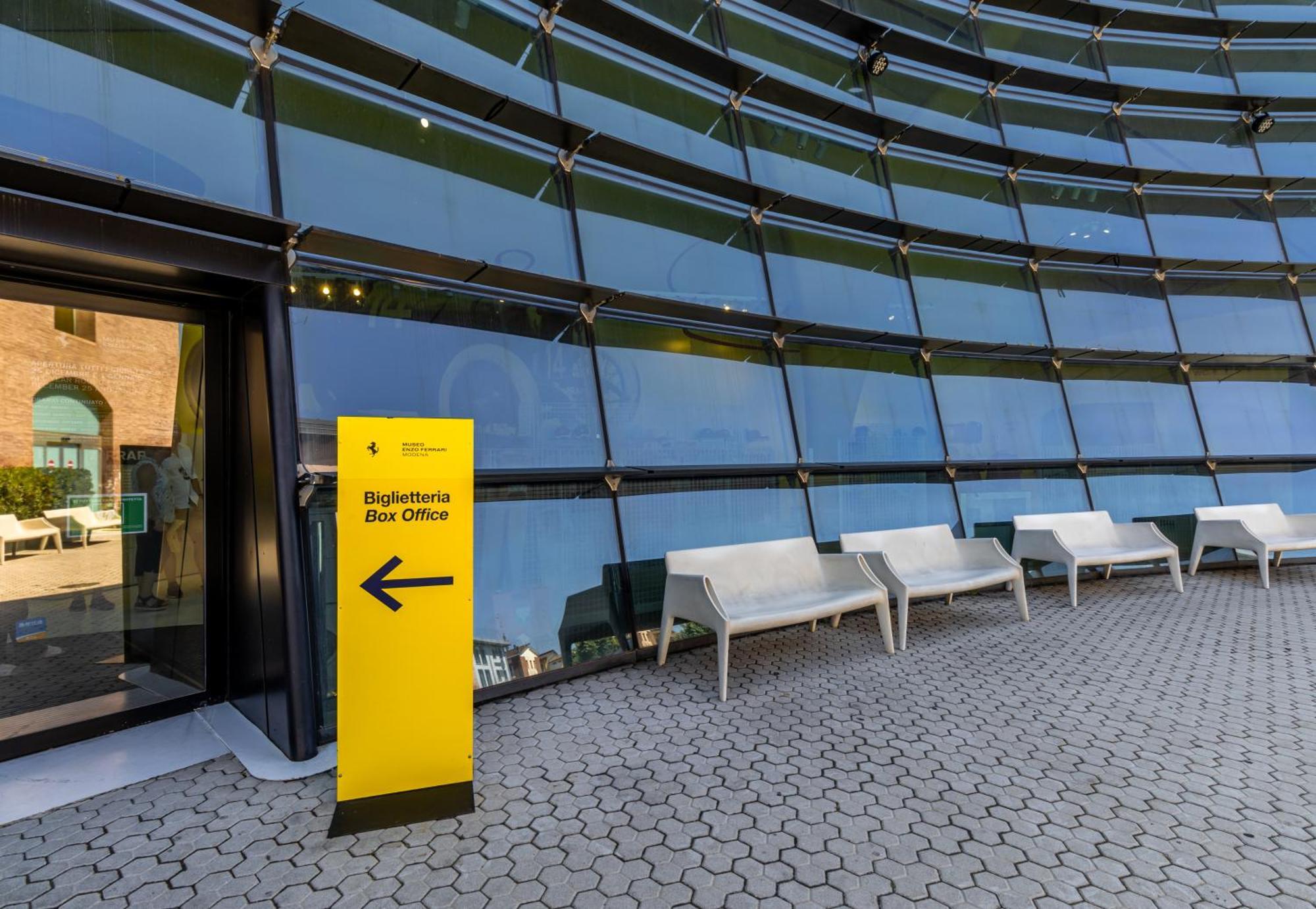 Enzo Ferrari Museum -wifi, Train Station And Parking * Modena