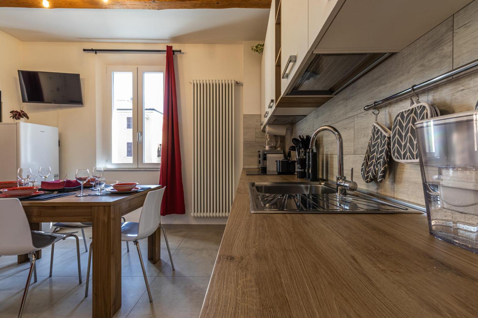 Apartment Enzo Ferrari Museum -wifi, Train Station And Parking Modena