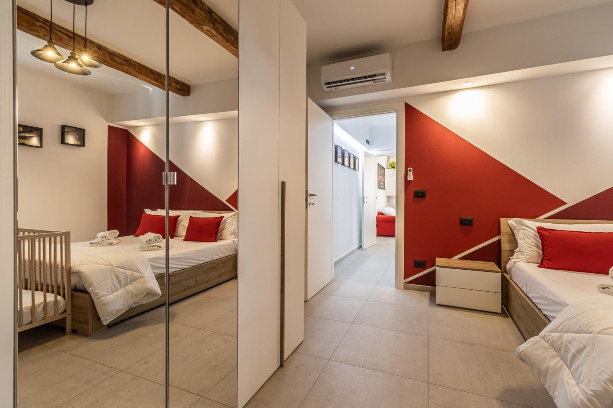 Enzo Ferrari Museum -wifi, Train Station And Parking Apartment *