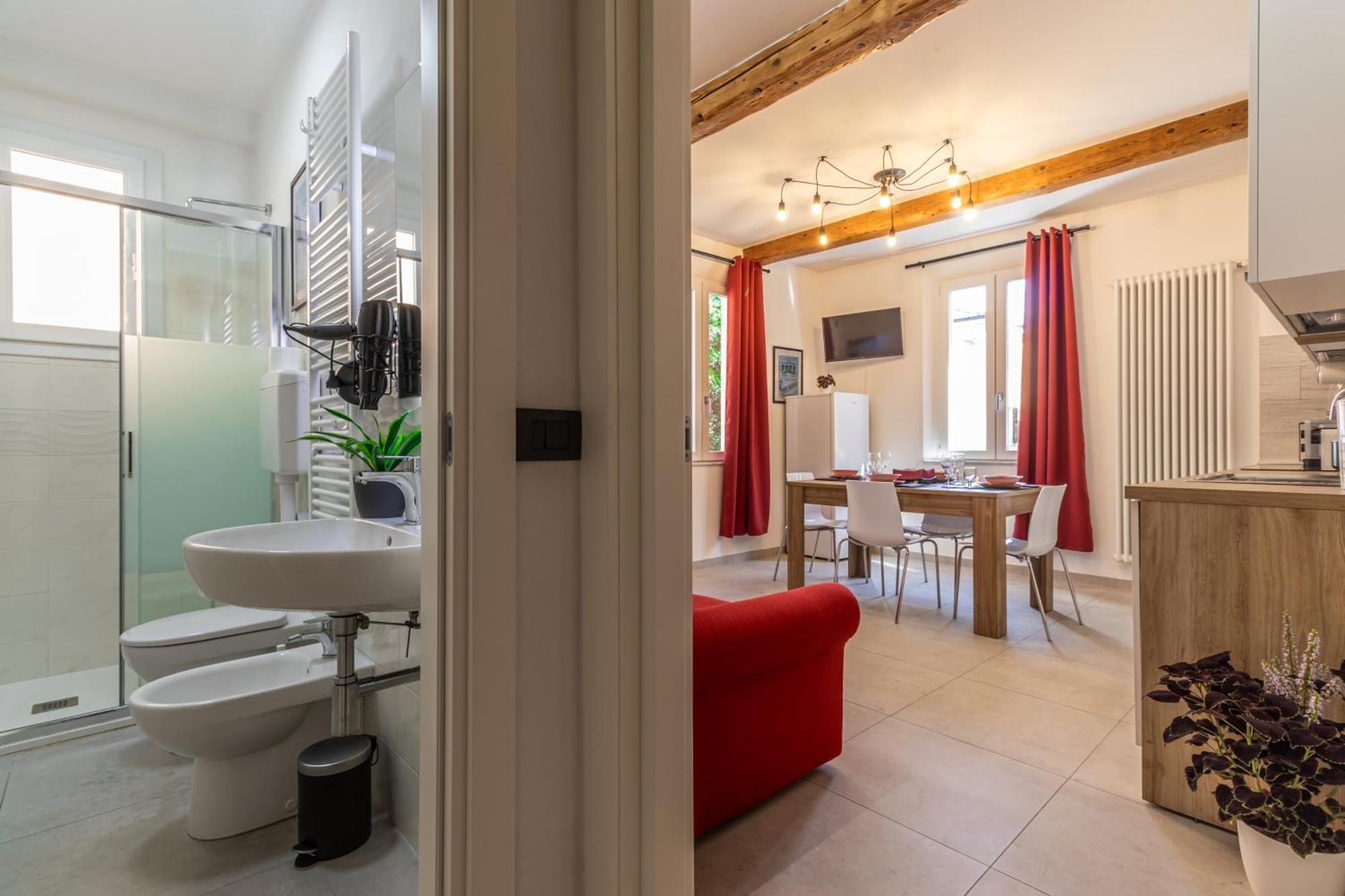 Enzo Ferrari Museum -wifi, Train Station And Parking Apartment *